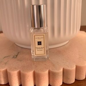 Jo Malone English pear and Freesia Cologne. Never used. Size 9 ml.